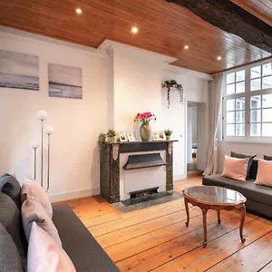 https://the-capital-street-lodge.hotelsantwerp.net